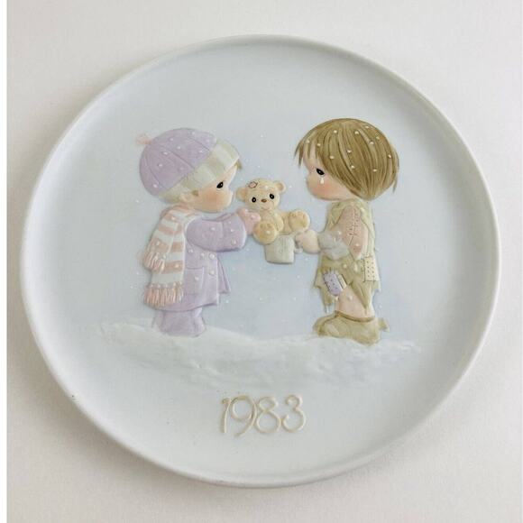 1983 Enesco PRECIOUS MOMENTS Plate Limited Edition Joy Christmas Series Sharing - Picture 1 of 9